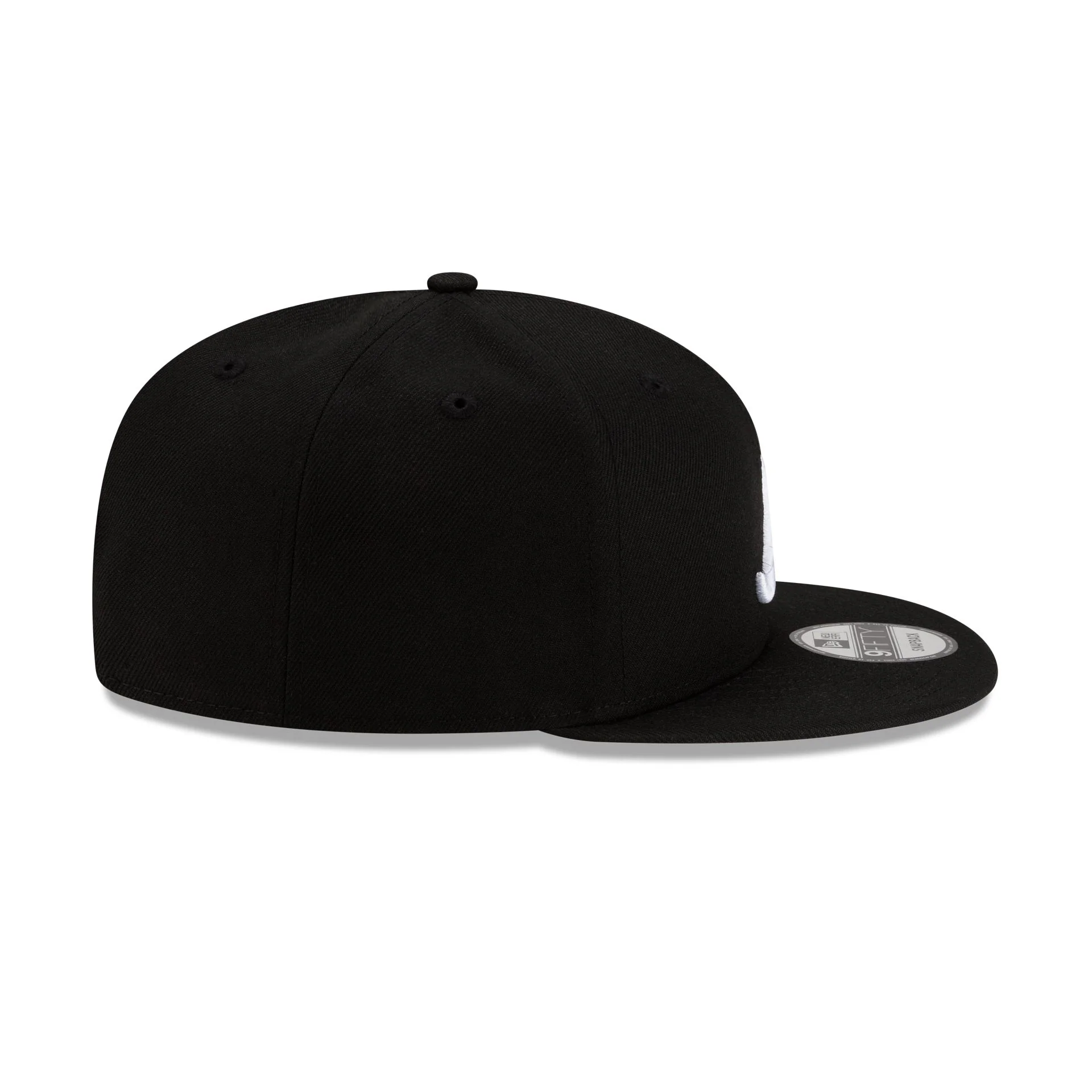 Atlanta Braves Basic Black & White 9FIFTY Snapback Hat - Image 5