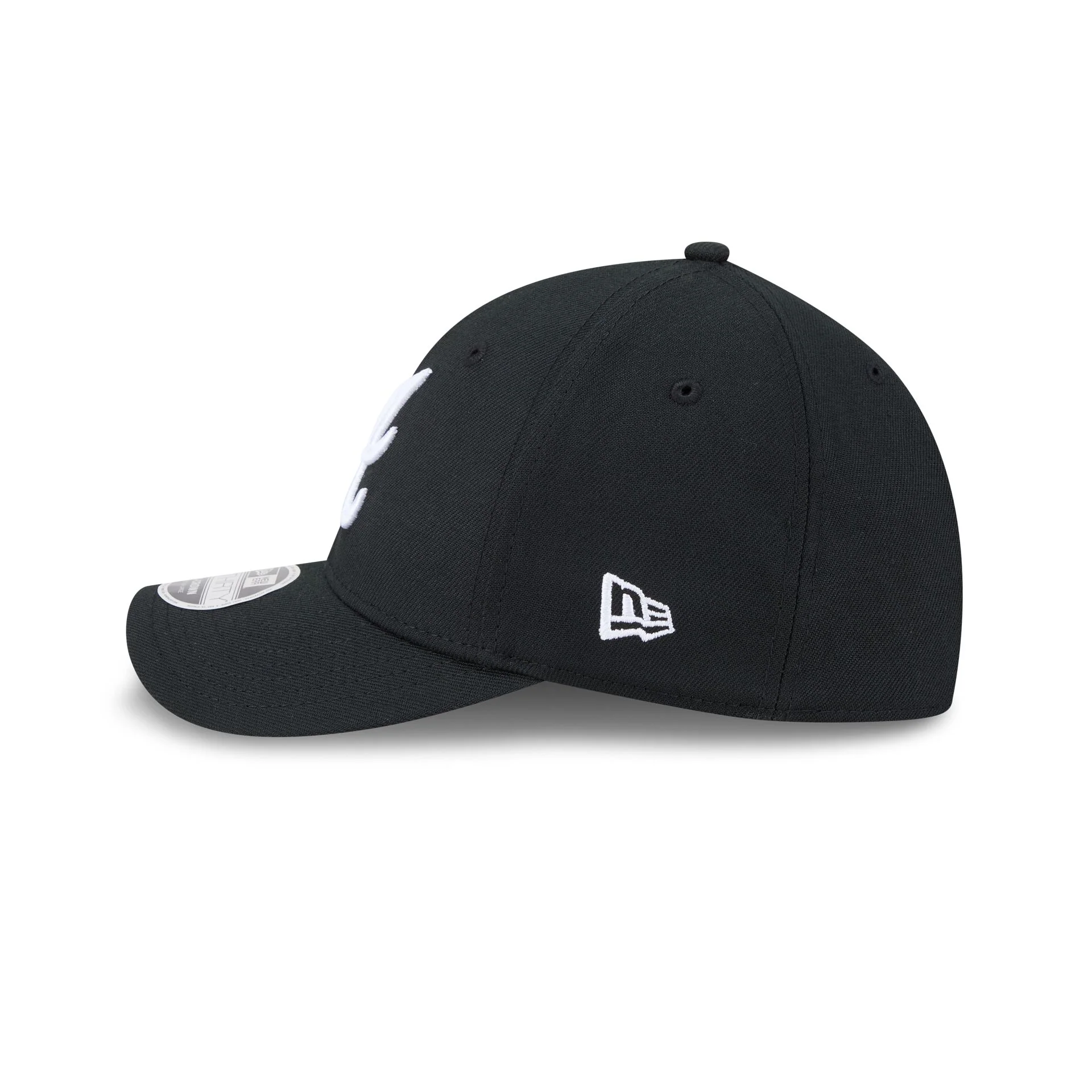 Atlanta Braves Black and White 39THIRTY M-Crown Stretch Fit Hat - Image 4