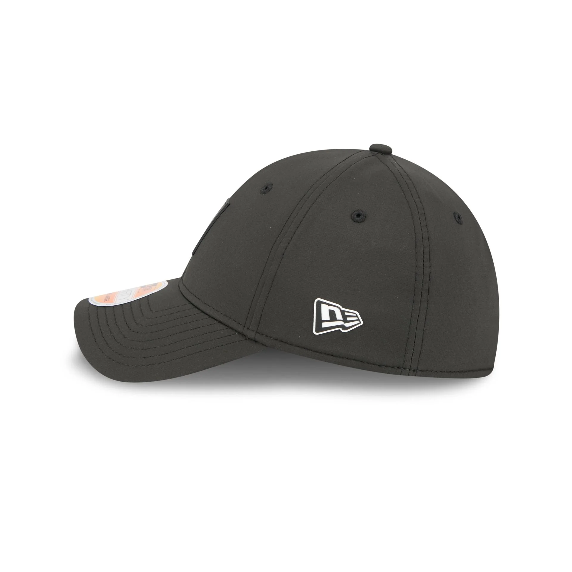 Atlanta Falcons 2025 Sideline Hot Weather Historic 39THIRTY Stretch Fit Hat - Image 4