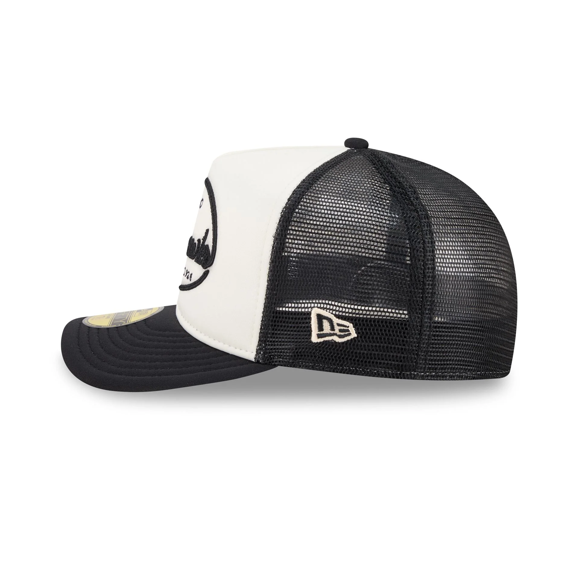 Chicago Blackhawks Chrome 59FIFTY Fitted Trucker Hat - Image 4