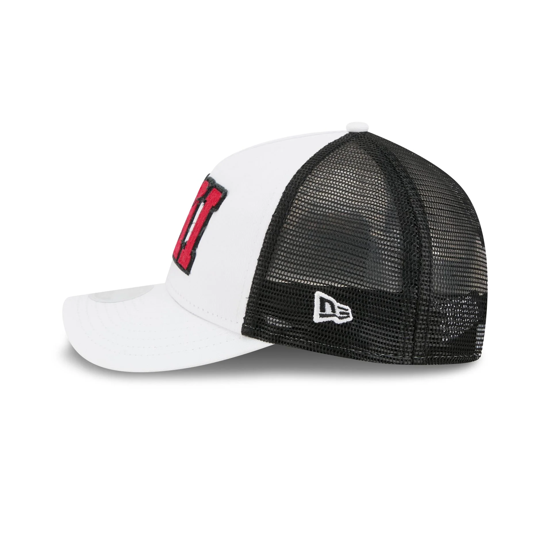 Chicago Blackhawks Optic White Felt Logo Women's 9FORTY M-Crown A-Frame Trucker Hat - Image 5