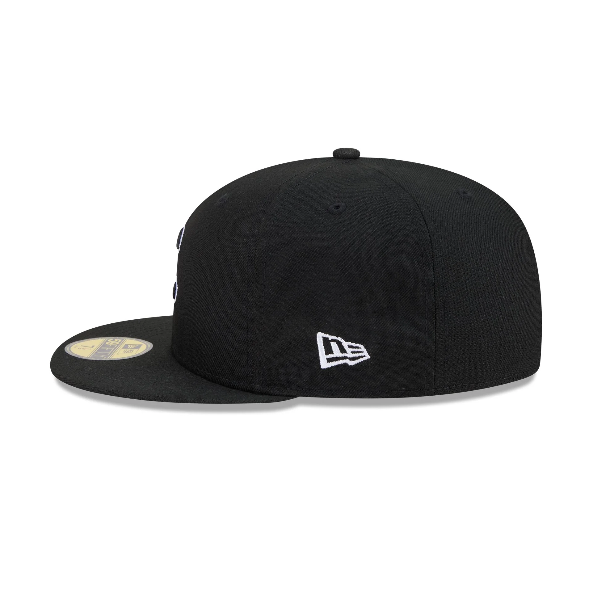 Chicago Cubs Black and White Basic 59FIFTY Fitted Hat - Image 4