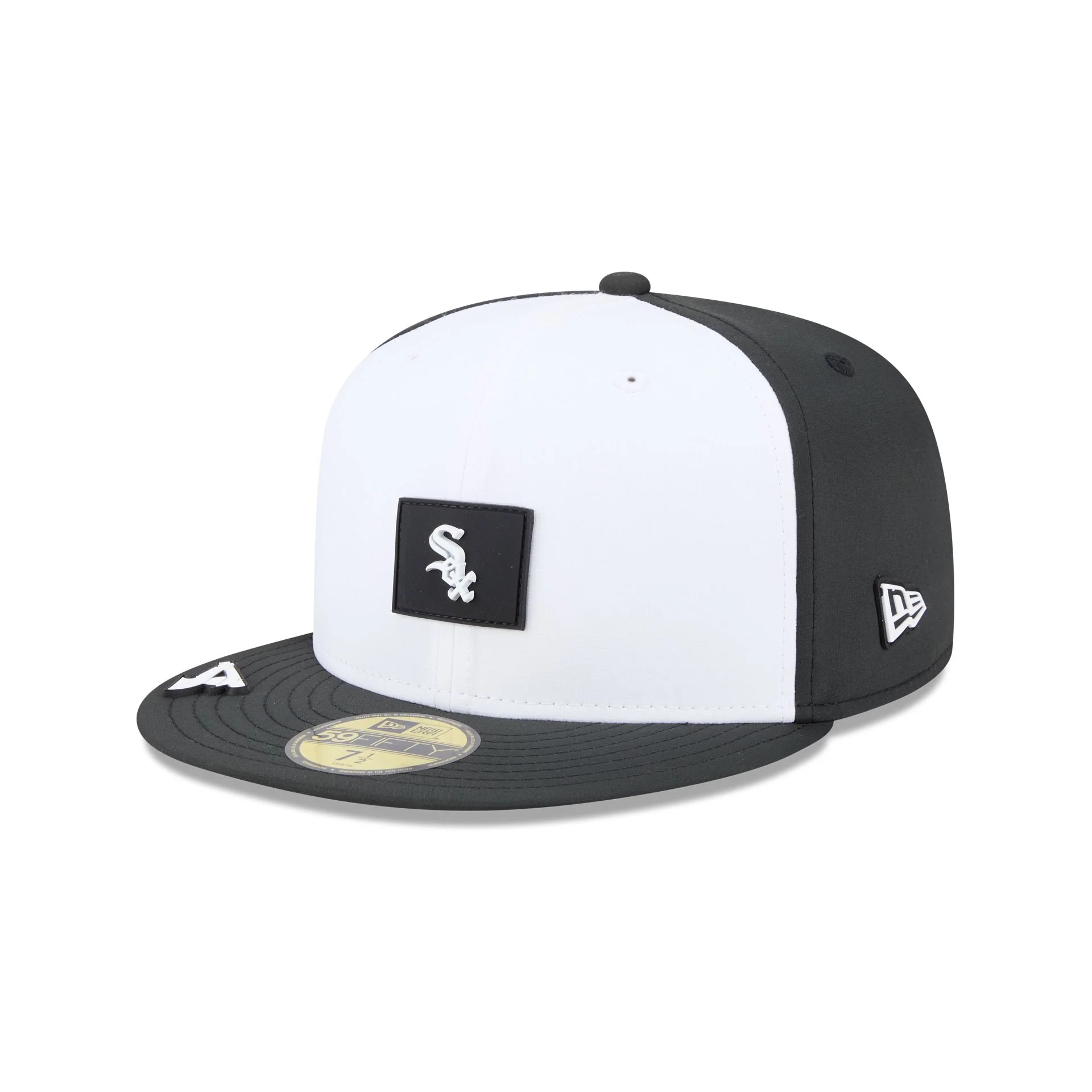 Chicago White Sox 2026 Clubhouse Black & White 59FIFTY Fitted Hat - Image 3
