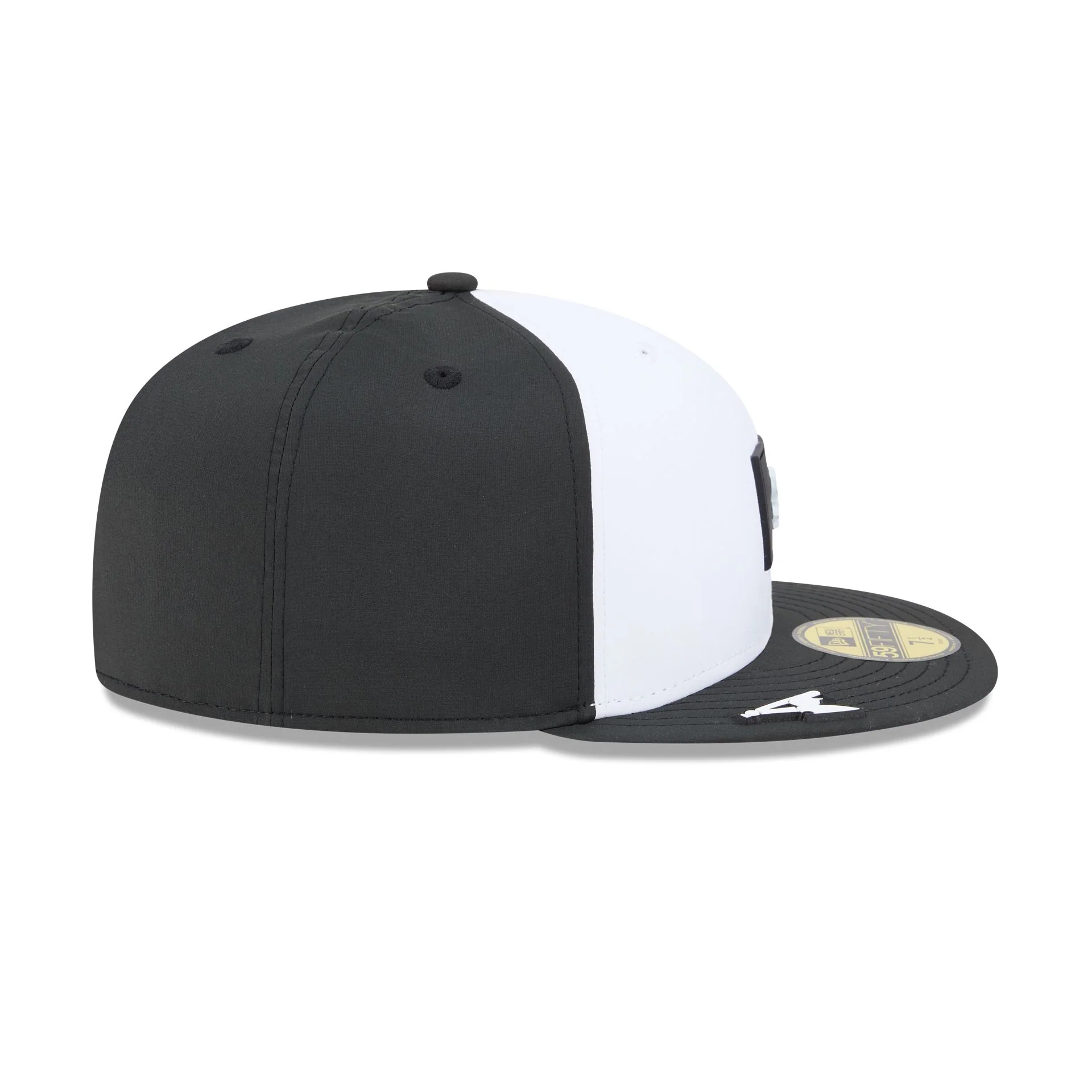Chicago White Sox 2026 Clubhouse Black & White 59FIFTY Fitted Hat - Image 4