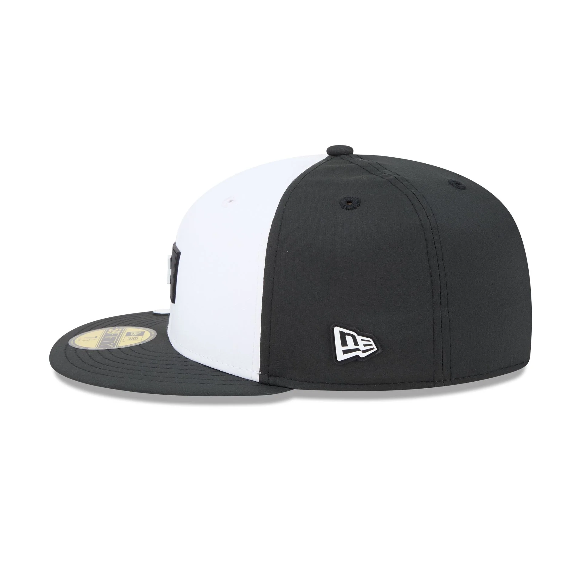Cleveland Guardians 2026 Clubhouse Black & White 59FIFTY Fitted Hat - Image 5