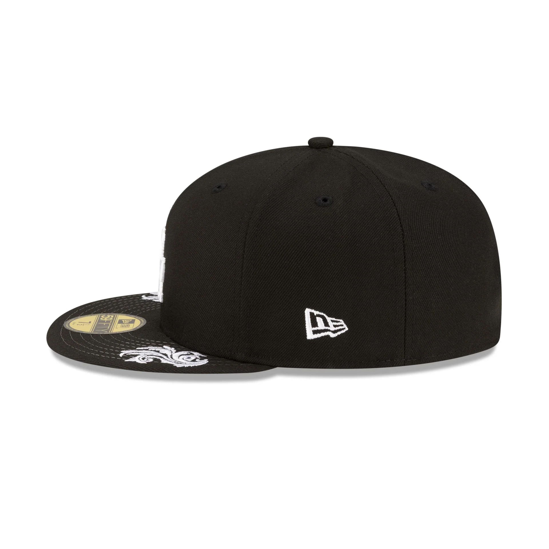 Los Angeles Dodgers Script Black and White 59FIFTY Fitted Hat - Image 5
