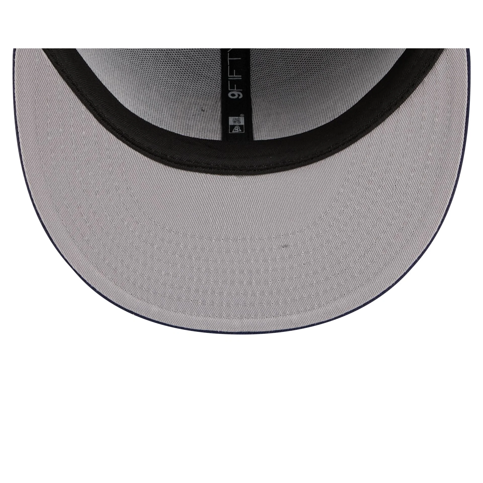 Milwaukee Brewers Bugs Bunny Swing 9FIFTY Snapback Hat - Image 7