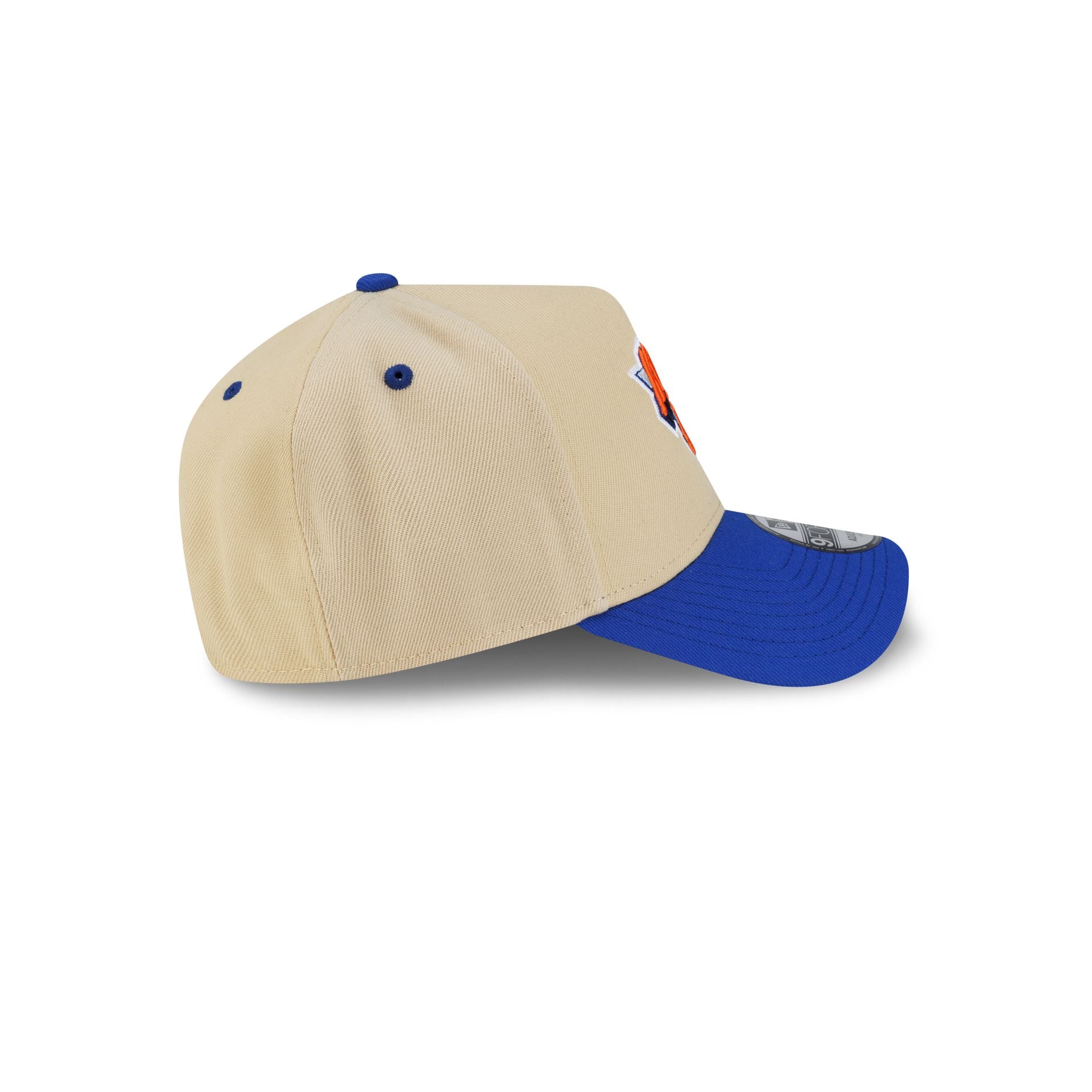 New York Knicks Hardwood Classics 2000s Gold 9FORTY A-Frame Snapback Hat - Image 5