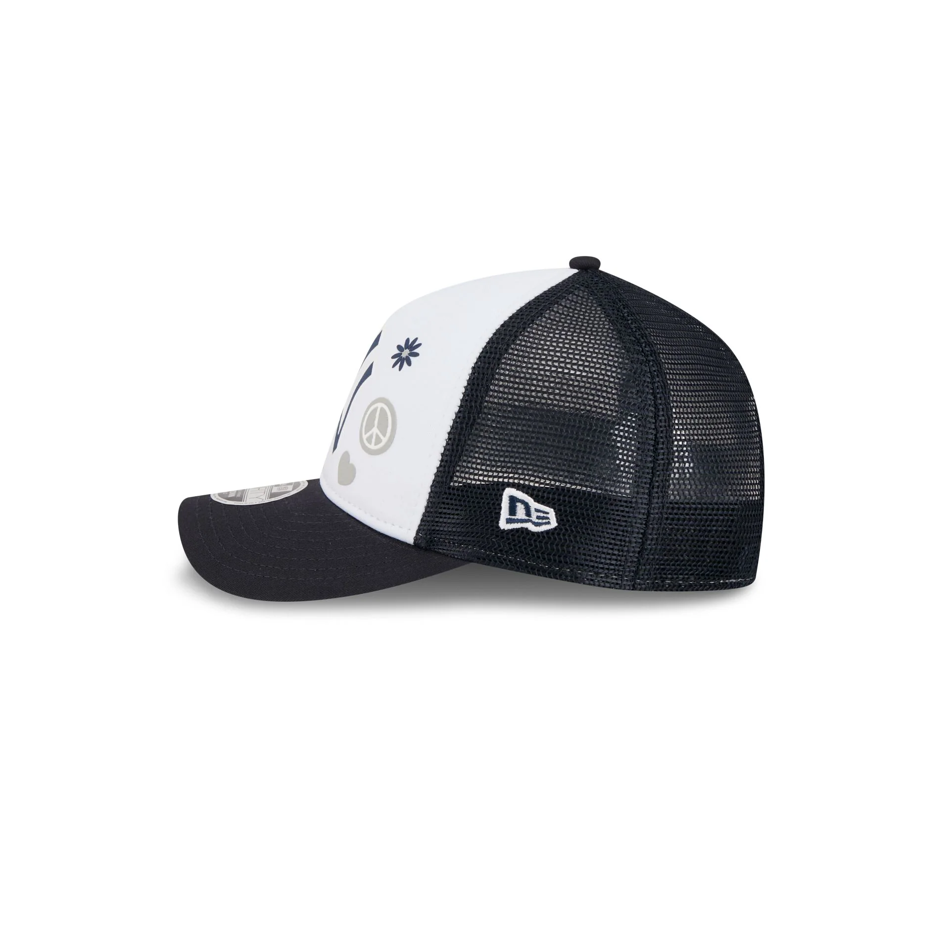 New York Yankees Play Kids 9FORTY M-Crown A-Frame Trucker Hat - Image 4