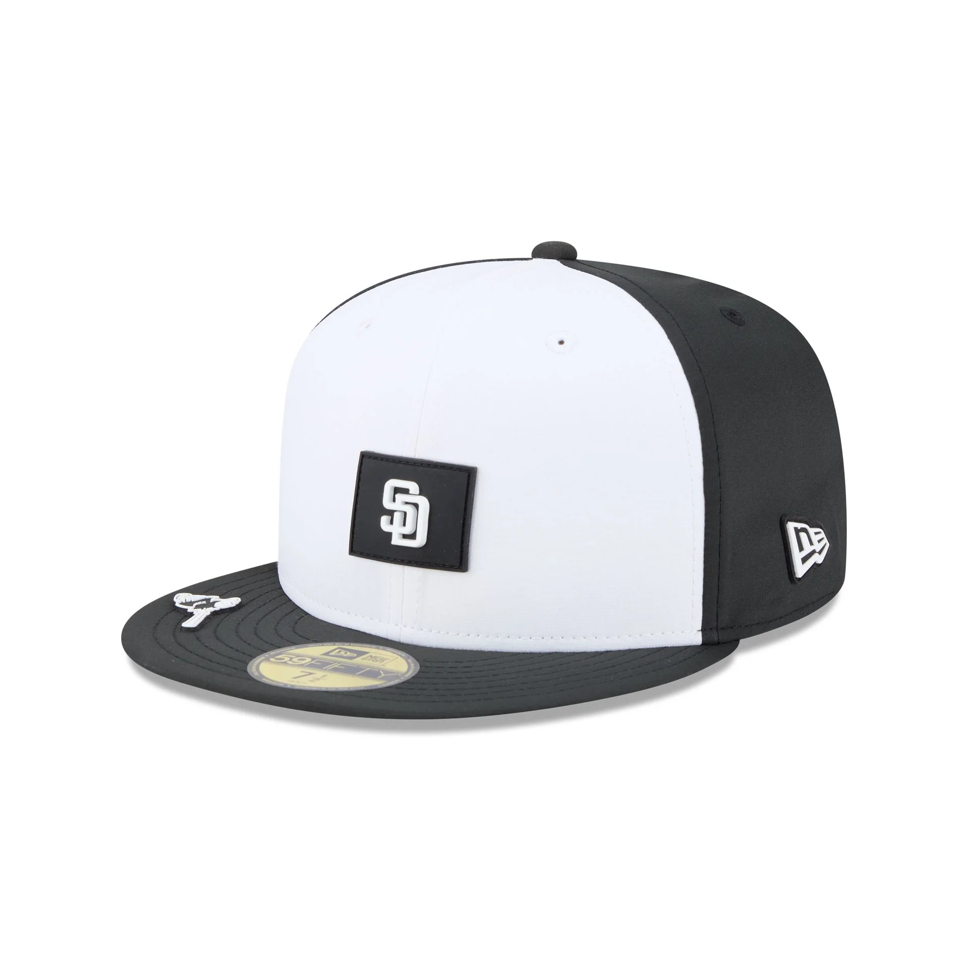 San Diego Padres 2026 Clubhouse Black & White 59FIFTY Fitted Hat - Image 3