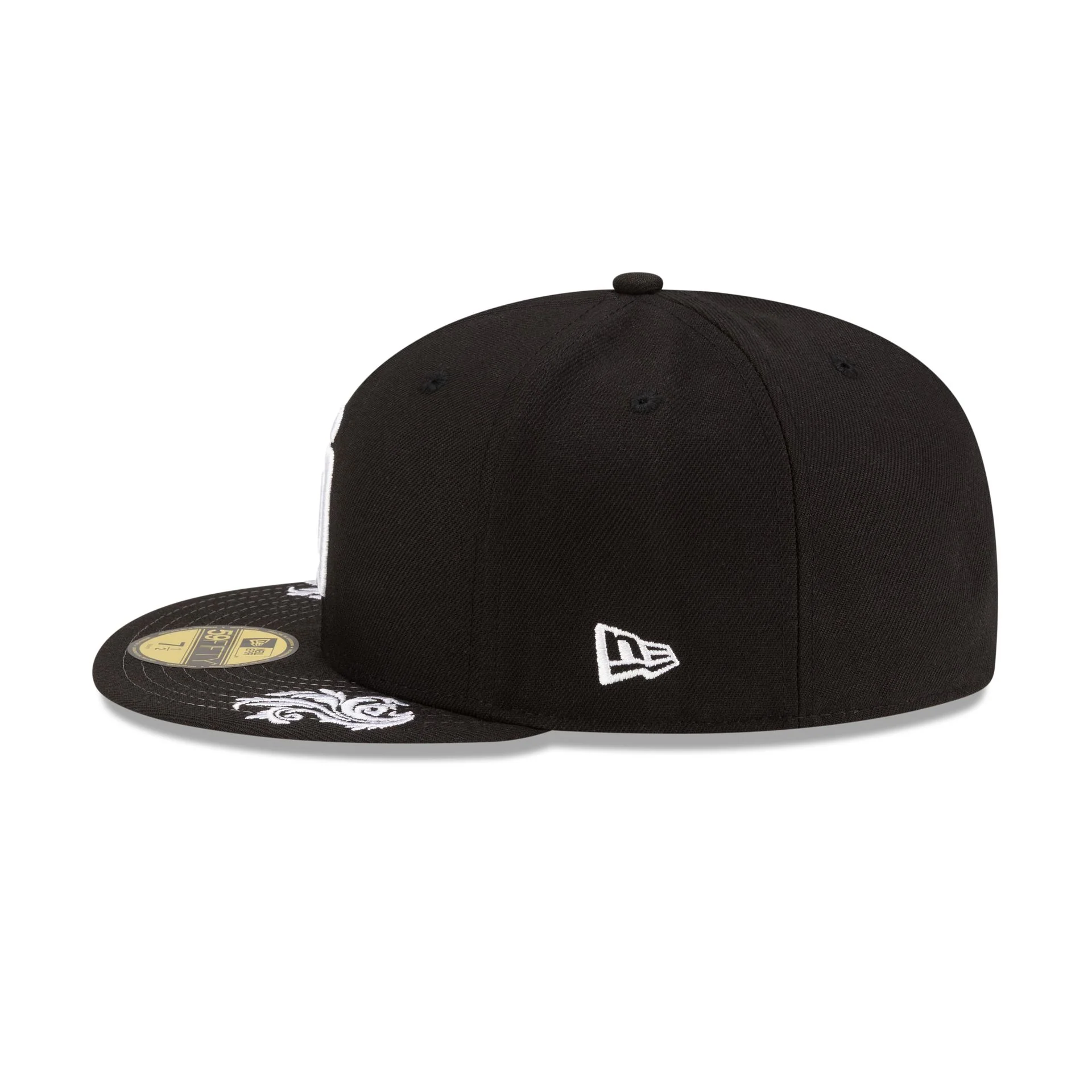 San Diego Padres Script Black and White 59FIFTY Fitted Hat - Image 5