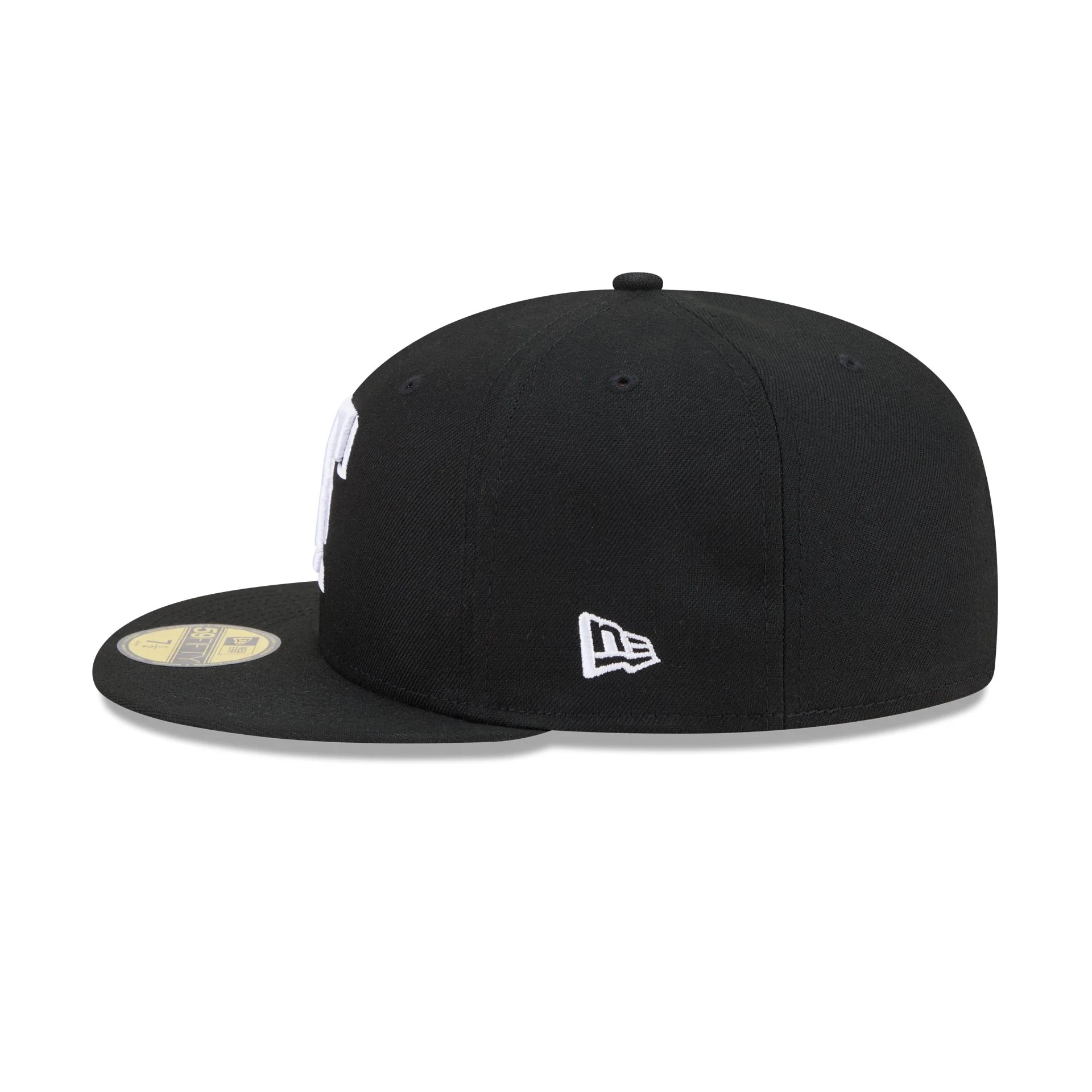 Texas Rangers Black and White Basic 59FIFTY Fitted Hat - Image 4